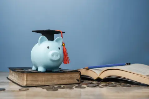 高2の保護者です。「奨学金」の申込時に「利率の算定方式」を選択しなければならないようですが、どのように選べばいいですか？