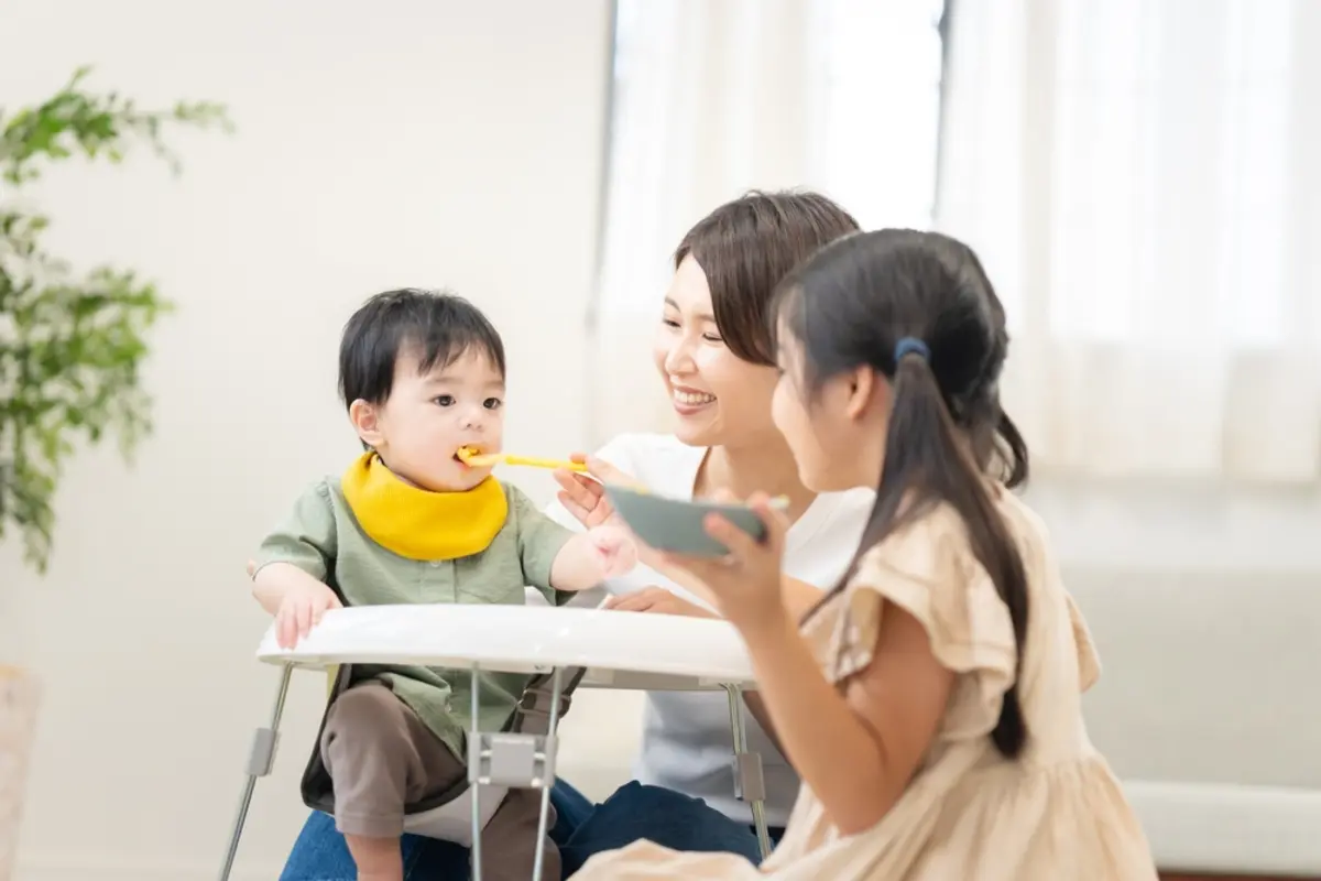 園児と幼児を3人育てているママ友がいます。うちは園児1人なのですが、児童手当でもらえる金額はどれくらい違うのでしょうか？