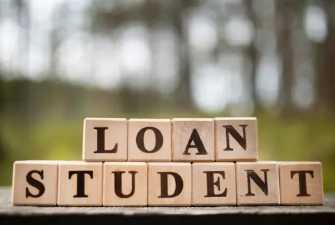 奨学金を返還中の26歳の息子が病気に…働けなくなった場合、親が代わりに支払うのでしょうか？