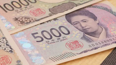 5000円札がなんと「80倍以上」の価値に!?高値がつきやすいレア紙幣の特徴には何がある？