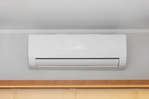 購入した中古住宅に「平成初期」ぐらいの「エアコン」が！ 今のモデルと比べて「電気代」に差はあるのでしょうか？