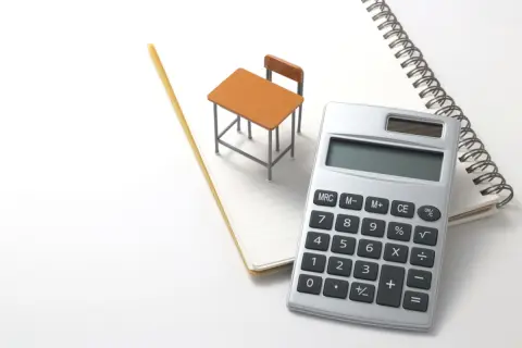 子どもを大学に通わせるには、親の年収はどのぐらいあったほうがよい？ 奨学金を使う場合と使わない場合に分けて目安を解説