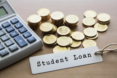 奨学金を「400万円」借りていて、卒業後に返済が始まります。できるだけ早く返済したほうが得なのでしょうか？