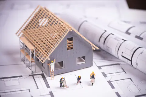 そろそろ「マイホーム」を建てたいのですが、なにから始めればいいかわかりません…。家を建てるときってどのような流れなのでしょうか？