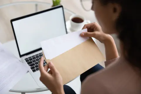 「ねんきん定期便」って何？ 「保存」しておくべきなの？ 「再発行」することはできる？