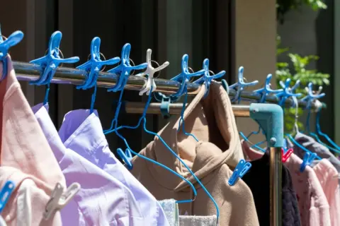 時短のため「乾燥機能付き洗濯機」を買ったのに、「冬は電気代が高いから」と妻が相変わらず外干ししています。パート先で時給1150円なので、そう考えるとむしろ「損」なのではないでしょうか？