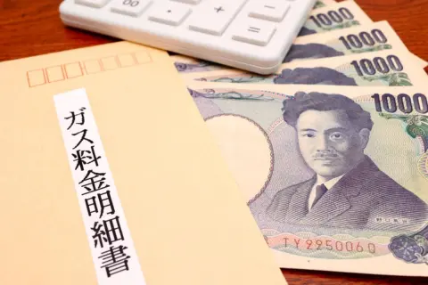 プロパンガスと都市ガスの価格差はどのくらい？ 環境に優しいのはどっち？