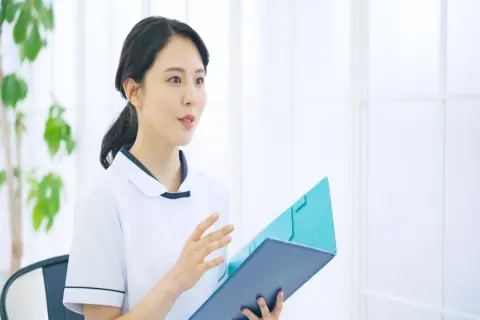 「准看護師」の資格を取りました。このまま働く場合「看護師」と年収や待遇はどのくらい違うのでしょうか？