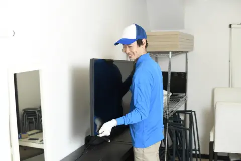 引っ越しで「テレビ」「洗濯機」を買い換え！ リサイクル料節約のため「リサイクルショップ」に売ったらいくらくらいで売れる？