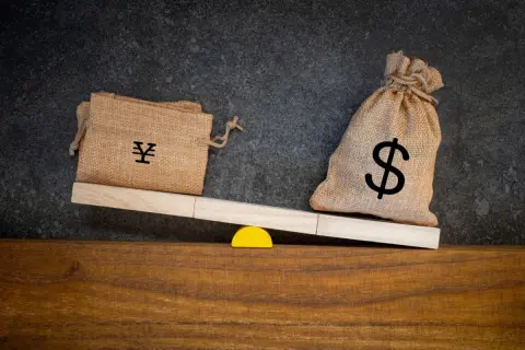 免税店もあまり安くなくなっていると聞きました。お酒やブランド品だとしても「円安」の影響で高くなっているのでしょうか？