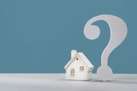 世帯年収「700万円」で「5000万円」の住宅ローンに申し込みましたが、審査結果が不安です。落ちる人の特徴はあるのでしょうか？