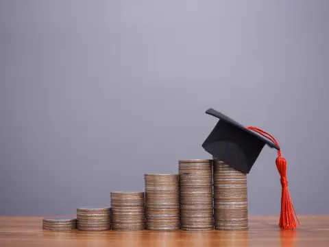 奨学金を返還中の息子が事故で働けなくなった場合、療養期間中は奨学金の返還は待ってもらえるのでしょうか？