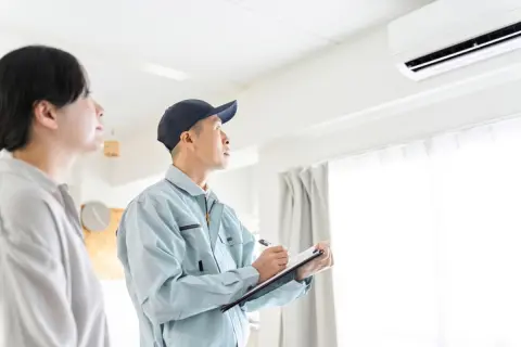 賃貸住宅でエアコンが故障した場合、修理費用は誰が負担するのでしょうか？修理にどれくらい費用がかかるのかも教えてください。