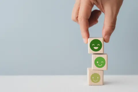 今春、社会人になります。親に「会社に入ったら財形貯蓄を始めなさい」と言われました。どのようなメリットがありますか？