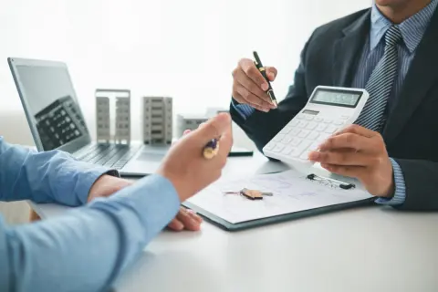 はじめての注文住宅は「家づくりのとびら」で理想をかなえよう！ 専門アドバイザーに「いつでも・何度でも」無料相談できるサービスの内容・利用の流れとは　[PR]