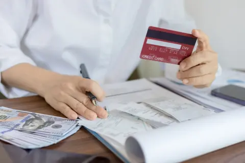 クレジットカードの「不正利用」に気づくのはどんなとき？ 気をつけたいクレジットカードの使い方