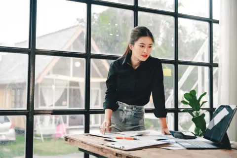 手取りで「30万円」を得るためには、年収はいくら必要？年間・月間の手取りの平均額も紹介