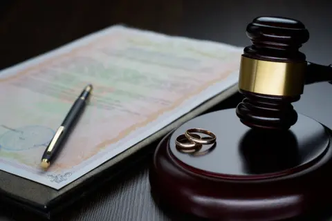 昨年離婚しました。確定申告で家族の通院費を「医療費控除」したいのですが、離婚しても確定申告は今までどおり行っていいのでしょうか？