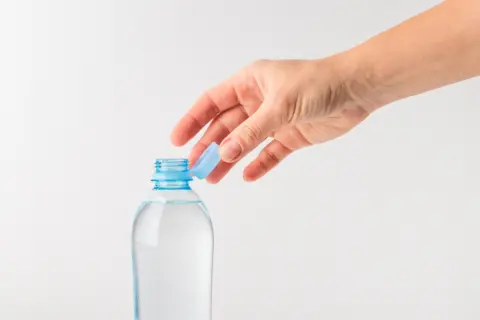 浄水ポットとペットボトルの水でかかるコストを1ヶ月比較したら、費用はどのくらい差が出る？