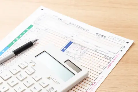 年末ジャンボ宝くじで「100万円」当せん！ 当せん金でも「確定申告」は必要なの？ 確定申告が必要になる収入を紹介