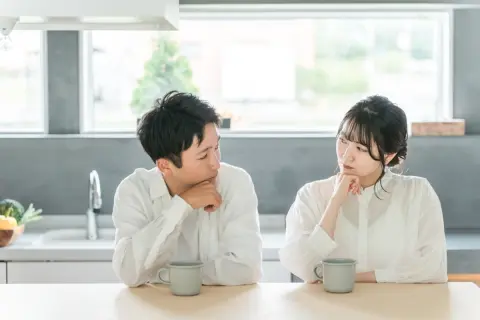 30代2人暮らしの生活費はどのくらいかかる？ 統計データから平均値や中央値を解説