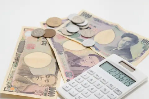 近所のママ友の旦那さんは40歳で部長だそうです。やっぱり、部長だと普通の社員よりも年収は高いのでしょうか？