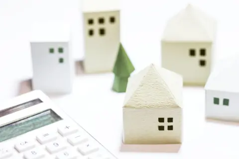 家賃が毎月「10万円」かかっているので、家を買うべきか悩んでいます。「賃貸」と「住宅ローン」では、どちらが正解なのでしょうか？