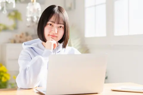 パソコンの購入を検討していますが、本命の「Macbook」は20万円以上……。安いパソコンとなにが違うのでしょうか？