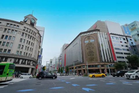 先日都内で「センチュリー」から有名な国会議員が降りてくるのを見かけました。一般人は高すぎて乗れないイメージですが、なぜ要人はトヨタの「センチュリー」を選ぶのでしょうか？