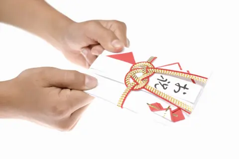 甥っ子が中学生になったので入学祝い金「1万円」を渡します。中学生に「1万円」は多いでしょうか？