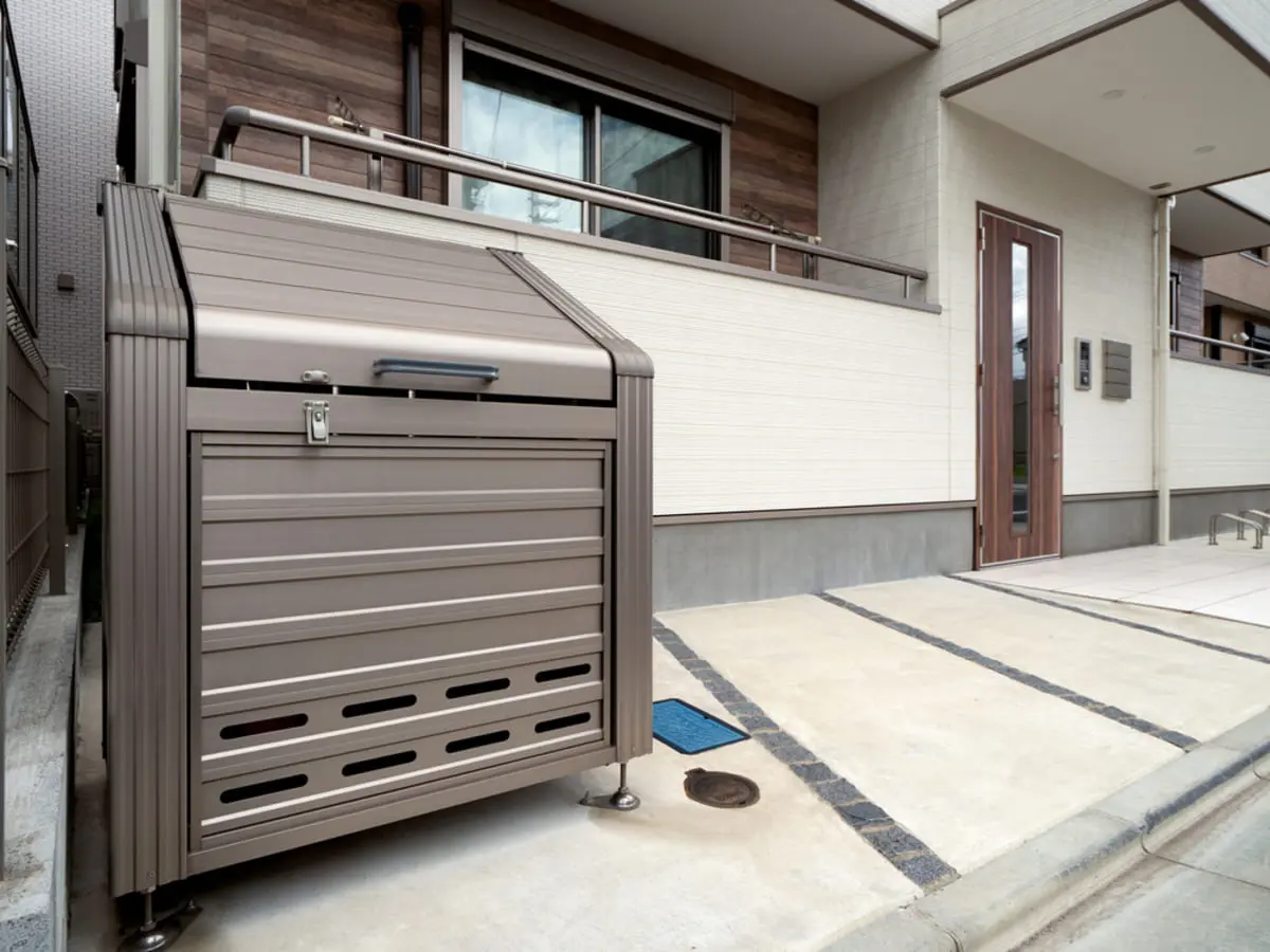 「ゴミ置き場が汚い」とマンションの管理組合が、「仕分けが甘い持ち主を特定する」と言っています。管理組合でも、人のゴミを“勝手に開ける”のは犯罪にならないの？ 筆者の実体験もあわせ解説