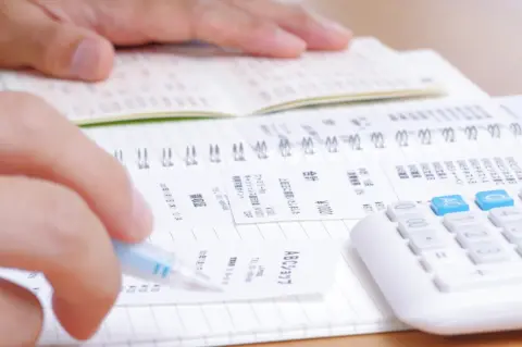 「株主優待を利用して食費を節約している」と言う友人。どういうことでしょうか？