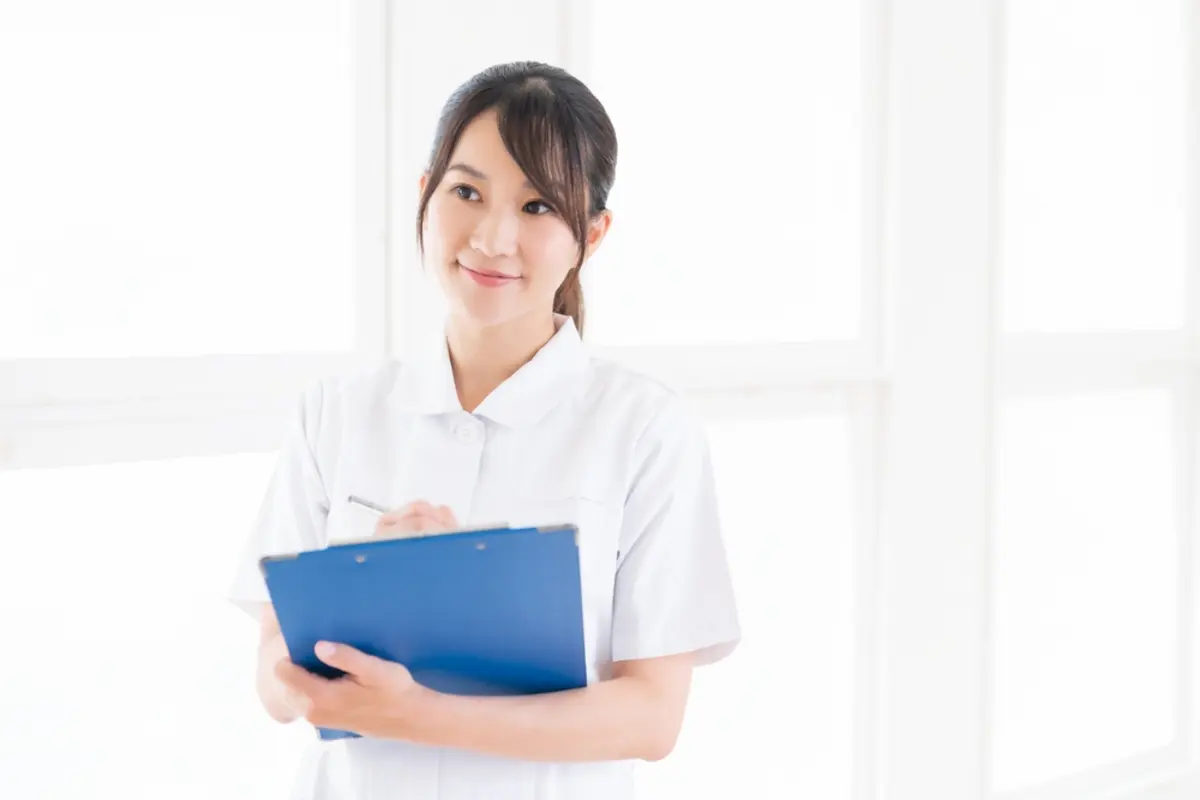 「夜勤なし・土日休み」の支援センターの看護職員の年収はどのくらい？