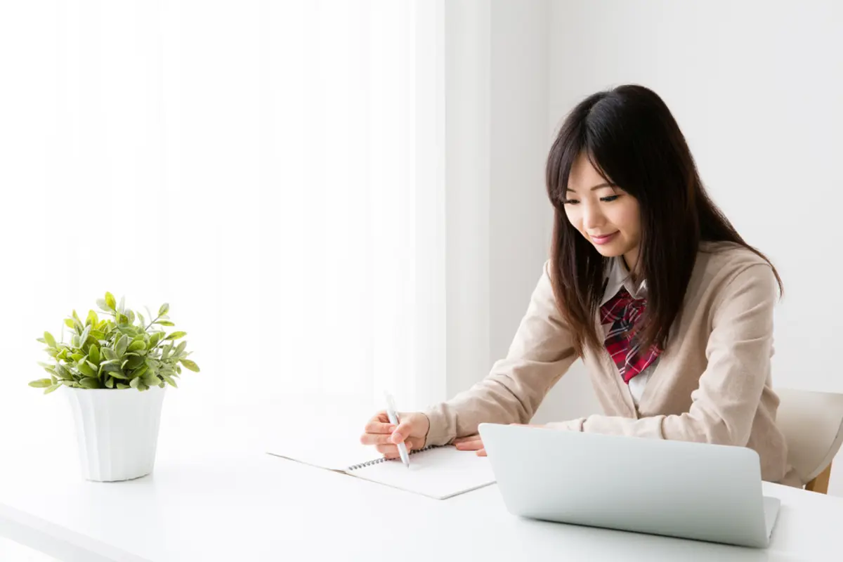 地方在住で、高3の子どもは「都内の私立大学」を目指しています。進学にかかる費用はどのくらいになるのでしょうか？