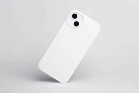 16万円のiPhoneを「36回払い」する夫。私は3万円のAndroidですが、実際メリットも「5倍」近くあるのでしょうか…？