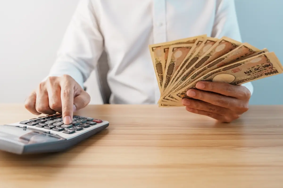 大学生になった息子は研究に没頭しているようです。生活の足しにと「5万円」を毎月「仕送り」しているのですが、もしかしてこれも「税金」がかかるのでしょうか？