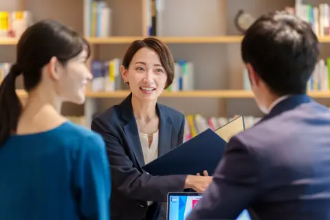 「経営コンサル」の平均年収は「900万円」！正直羨ましいですが、倒産件数は「過去最多」と聞きました。どういった背景があるのでしょうか？