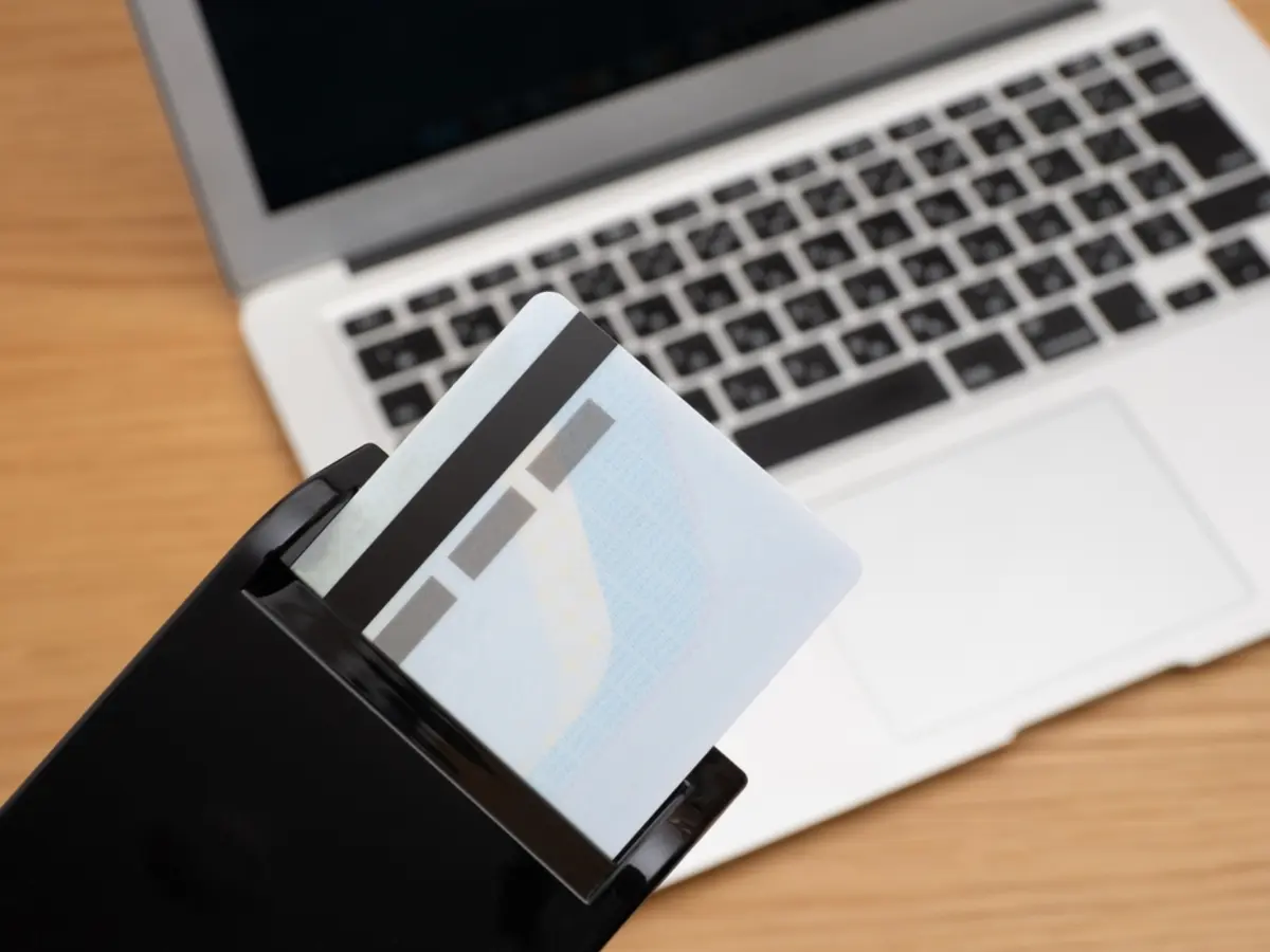 3月24日から「マイナ免許証」が開始！ でも「所有したい」は約3割？ みんながマイナカードに望む機能、第2位は「健康診断結果、予防接種履歴などの記録」だけど、第1位は？