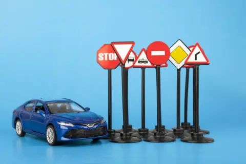 「一時停止無視」で青切符を切られたら、「自動車保険料」にも「影響」がある？ゴールド免許だったので、若干不安です……。