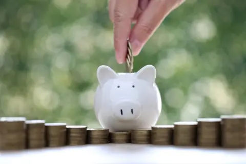 3～5月に残業すると「年金保険料が高くなる」と聞きました。「月給30万円」ですが、月30時間残業すると「保険料」はどれだけ増えますか？ 増える負担をシミュレーション