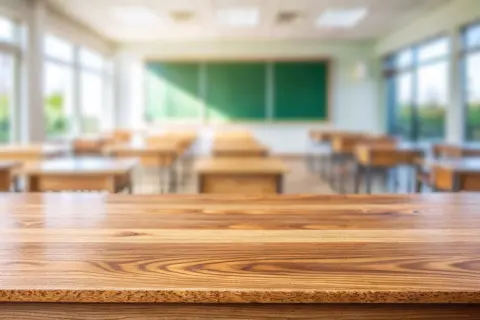 中学校教師で「担任」のクラスを持つと給料は上がる？職名や年齢に応じてどれくらい年収アップが狙える？