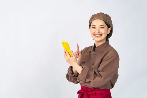 いろいろな所でスキマバイト！ トータルの労働時間が「週20時間」を超えたら社会保険に入らなくてはいけない？