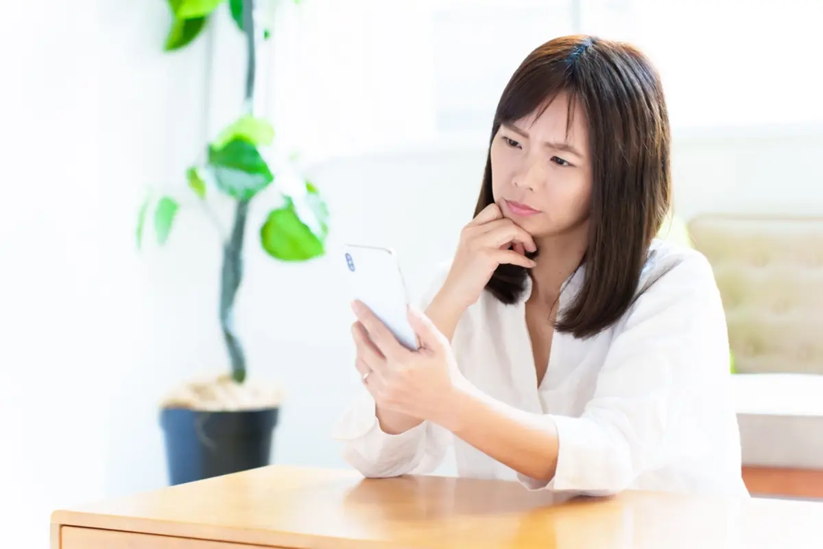 「家族4人で月2万5000円」スマホ代がかかっています。他の家庭はどれくらい支払っているのでしょうか？