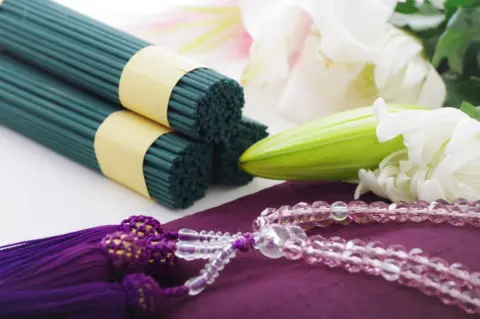 公務員だった叔母が60歳で亡くなりました。余計な話かもしれませんが「もらえるはずだった年金」って、どうなるのでしょうか？