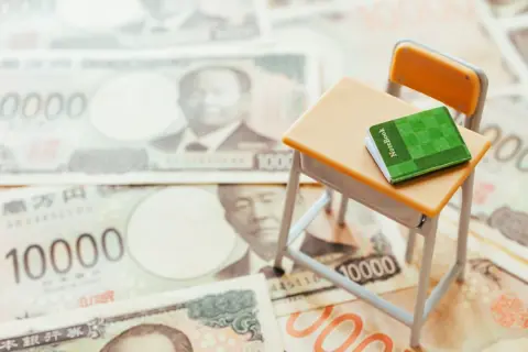 子ども2人を育てていますが「児童手当」だけでは教育費がまったく足りません。他の家庭はどうやって工面しているのでしょうか？