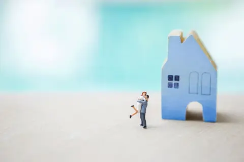 世帯年収「800万円」の共働き夫婦。ペアローンなので「4000万円」の返済はラクと思っていたら、思わぬ落とし穴が!? メリット・デメリットを解説