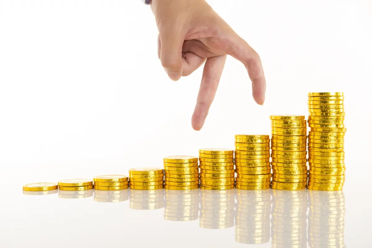 念願だった「課長」に昇進！「年収アップ」はうれしいのですが、「税金や社会保険料」も高くなりますよね？