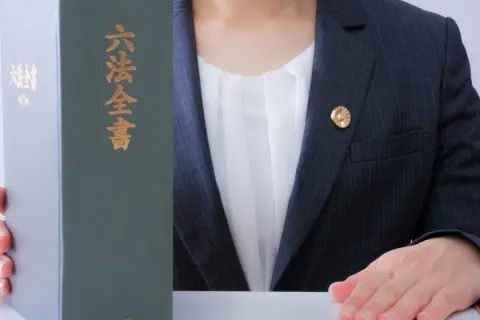 友人の息子さんが「弁護士」を目指すそうです。「弁護士の国家試験」は難しいイメージですが、その分年収も高いのでしょうか？