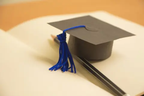 海外は日本と比べて「学費が安い」と聞きます。海外の「国立大」は安い学費で通えますか？