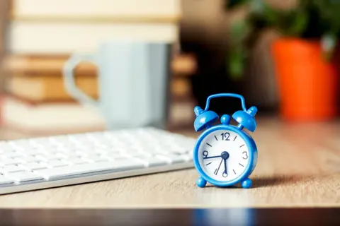 アルバイトと正社員では「時給」にどれだけの差がある？ 統計データから検証